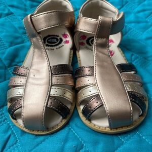 LIVIE & LUCA Shoes Sandals Paz Gold 
Size 8